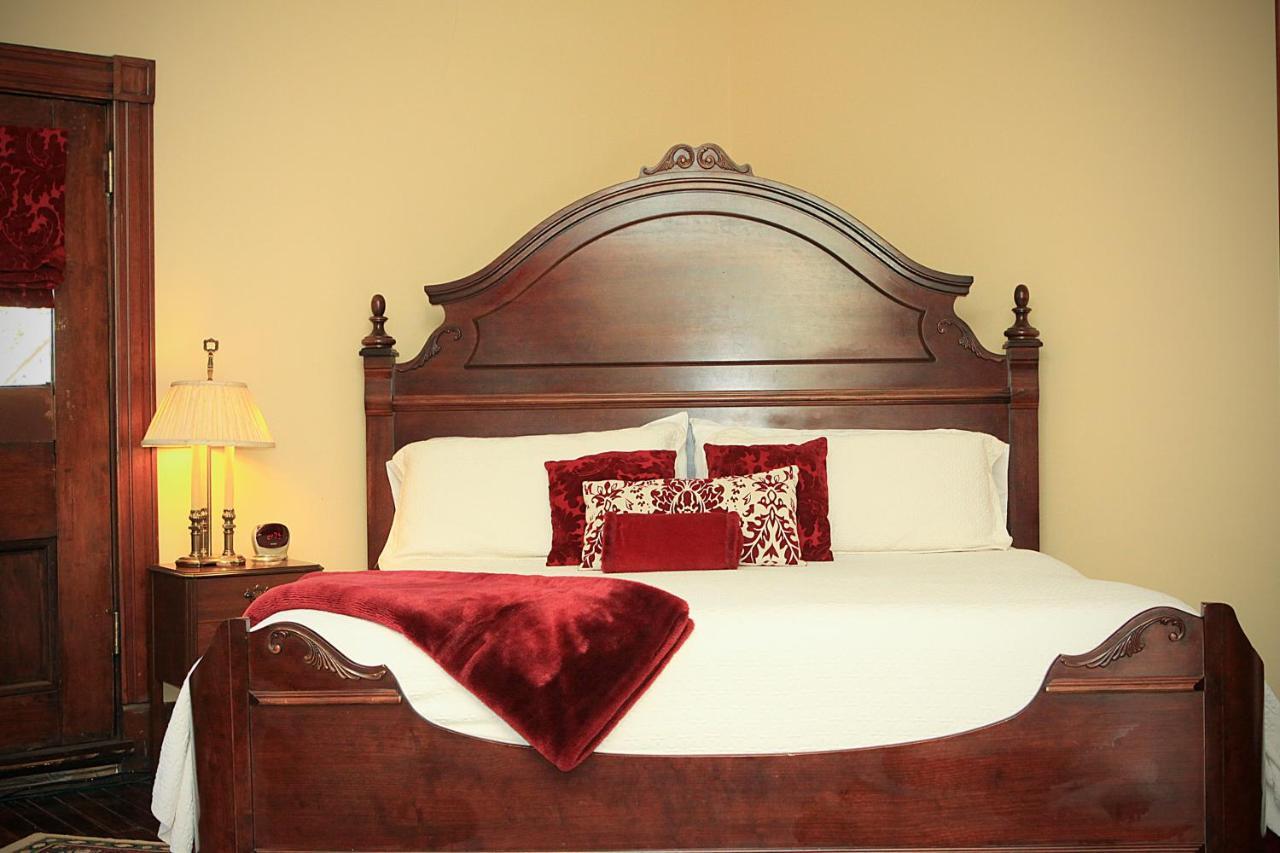Louisville Bourbon Inn Ngoại thất bức ảnh