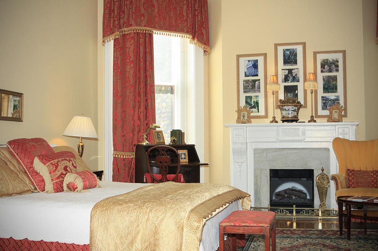 Louisville Bourbon Inn Ngoại thất bức ảnh