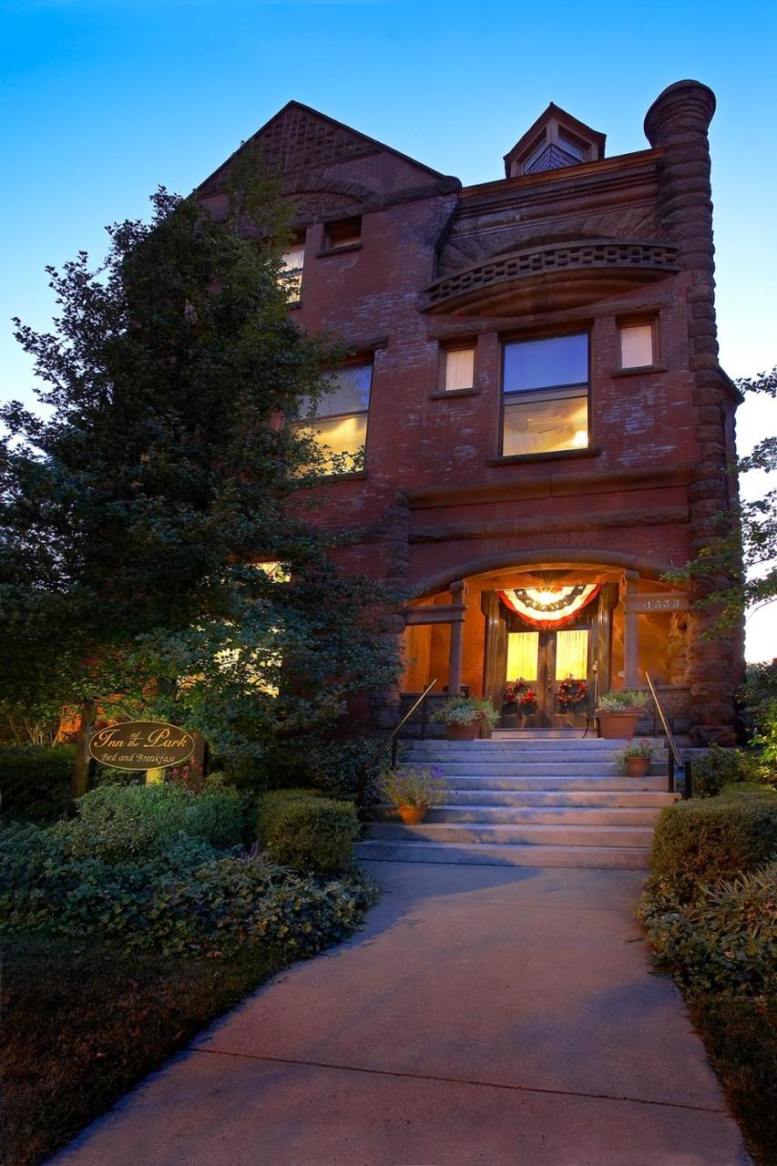 Louisville Bourbon Inn Ngoại thất bức ảnh