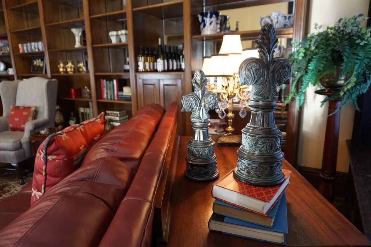 Louisville Bourbon Inn Ngoại thất bức ảnh