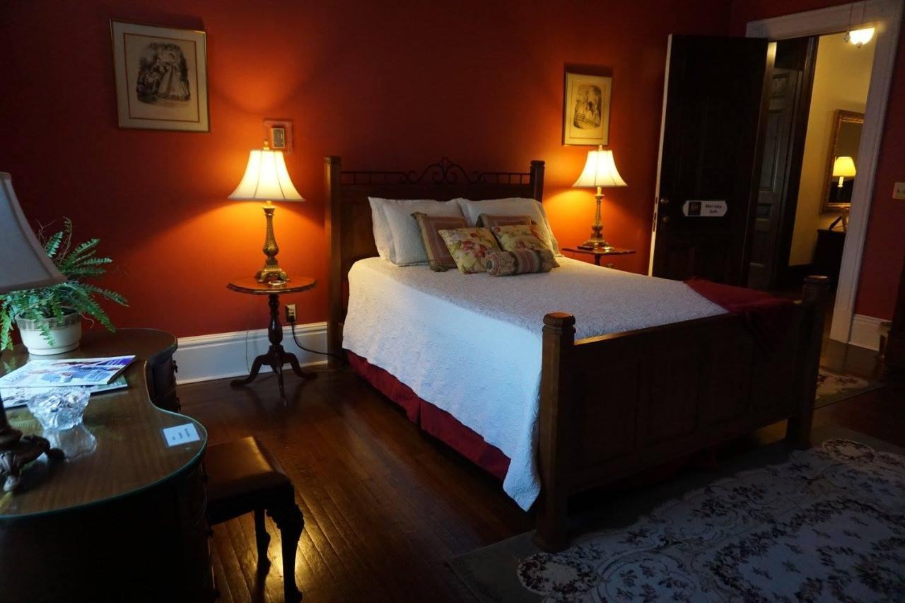 Louisville Bourbon Inn Ngoại thất bức ảnh