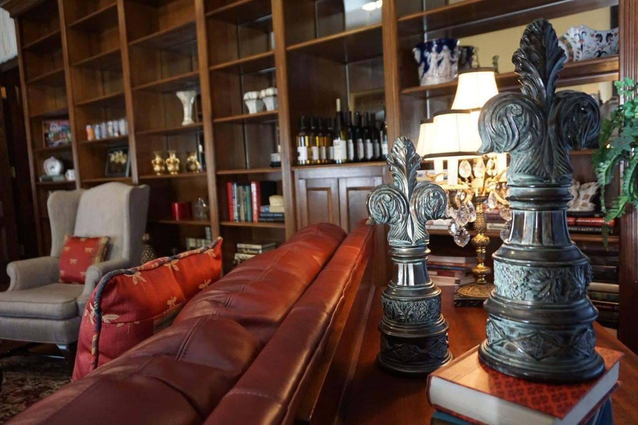 Louisville Bourbon Inn Ngoại thất bức ảnh