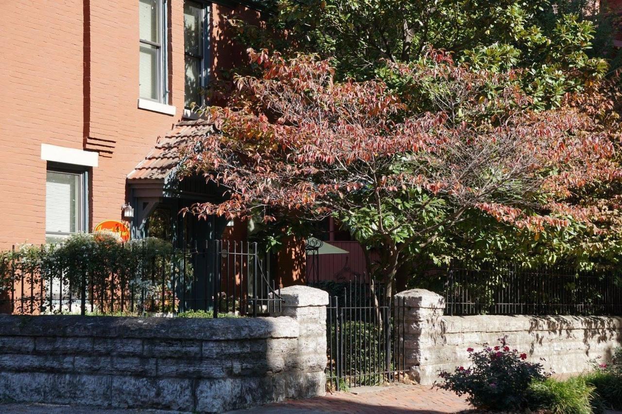 Louisville Bourbon Inn Ngoại thất bức ảnh
