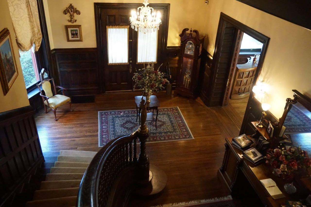 Louisville Bourbon Inn Ngoại thất bức ảnh