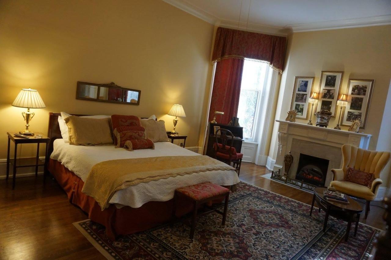 Louisville Bourbon Inn Ngoại thất bức ảnh