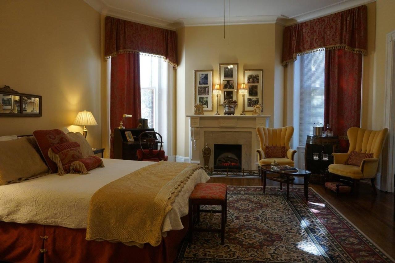 Louisville Bourbon Inn Ngoại thất bức ảnh