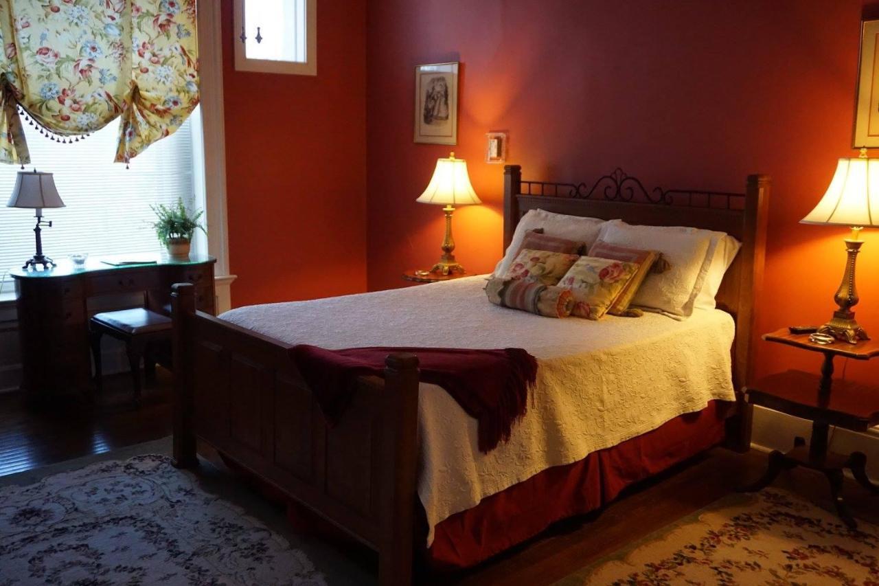 Louisville Bourbon Inn Ngoại thất bức ảnh