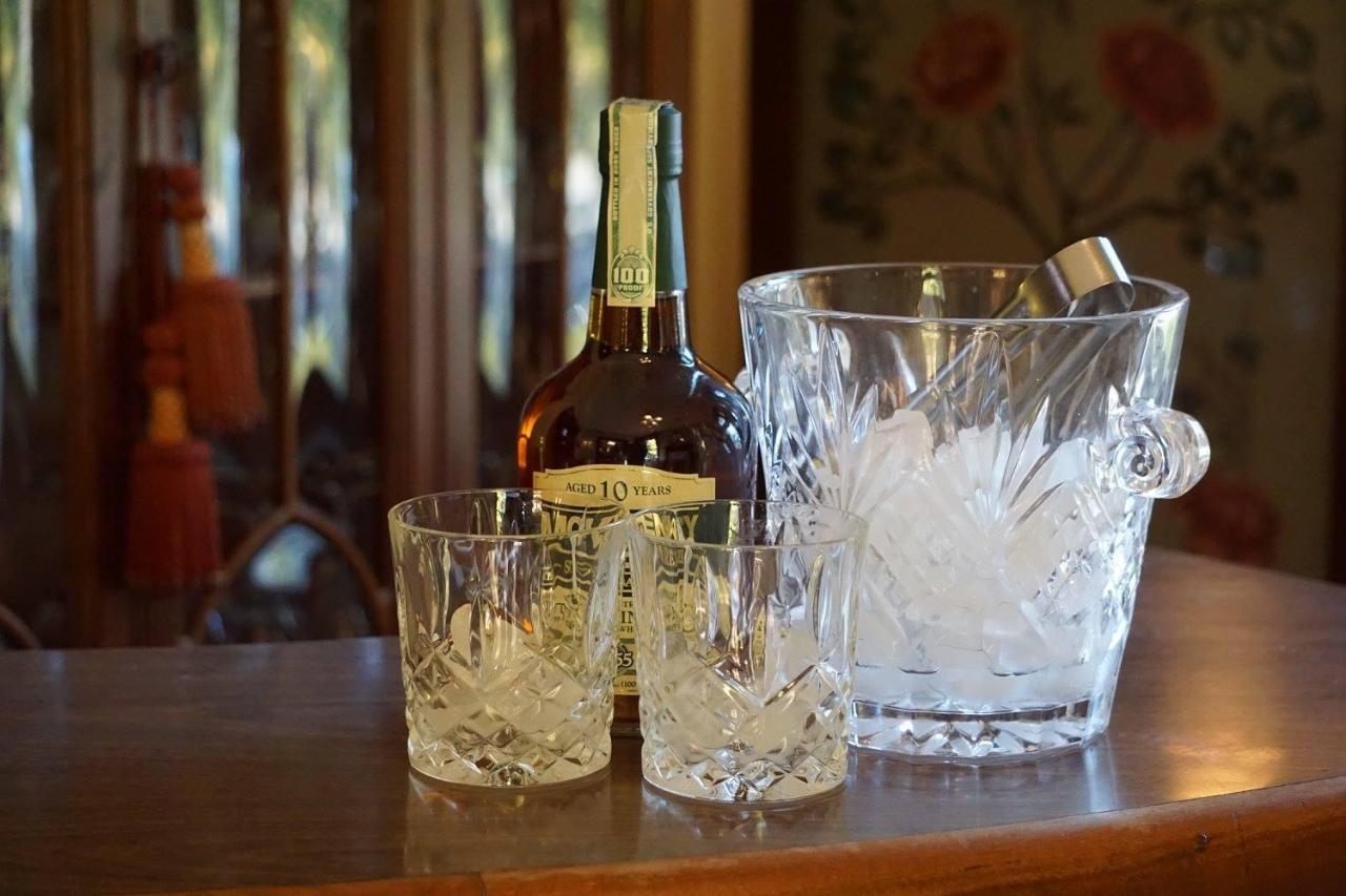 Louisville Bourbon Inn Ngoại thất bức ảnh