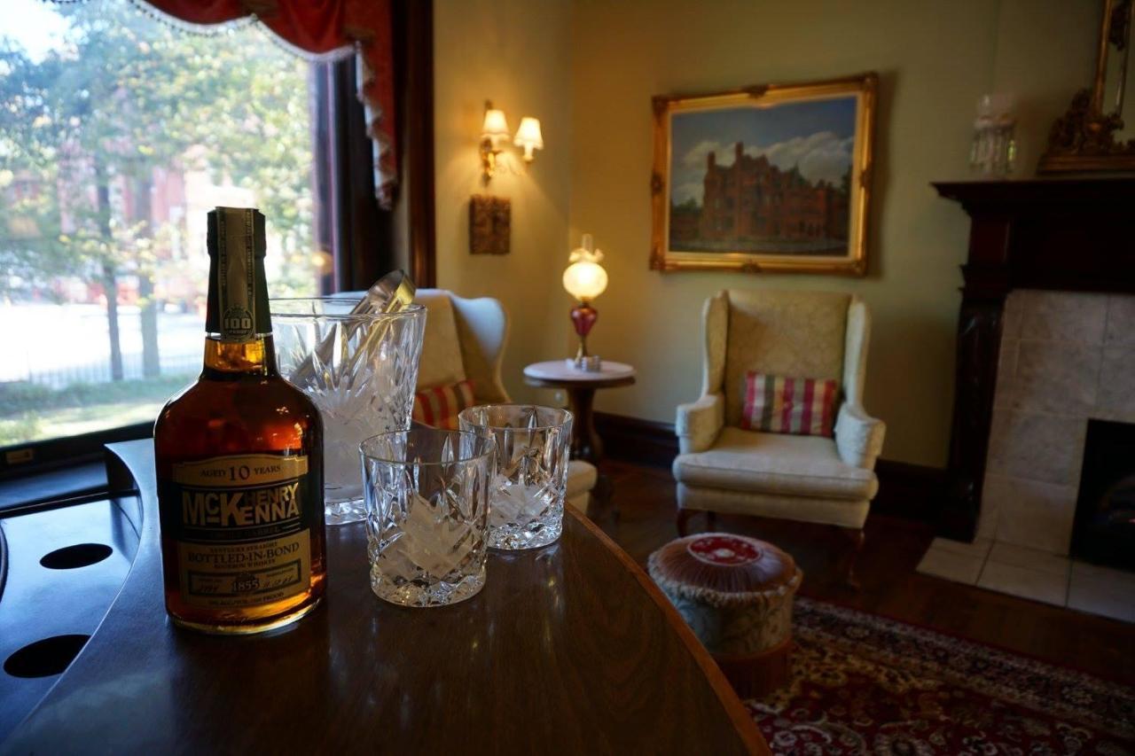 Louisville Bourbon Inn Ngoại thất bức ảnh