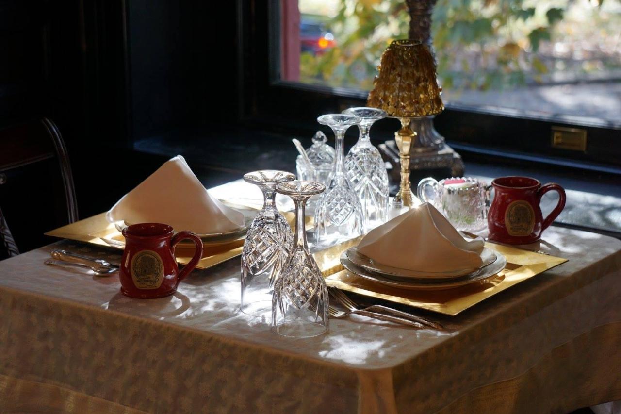 Louisville Bourbon Inn Ngoại thất bức ảnh