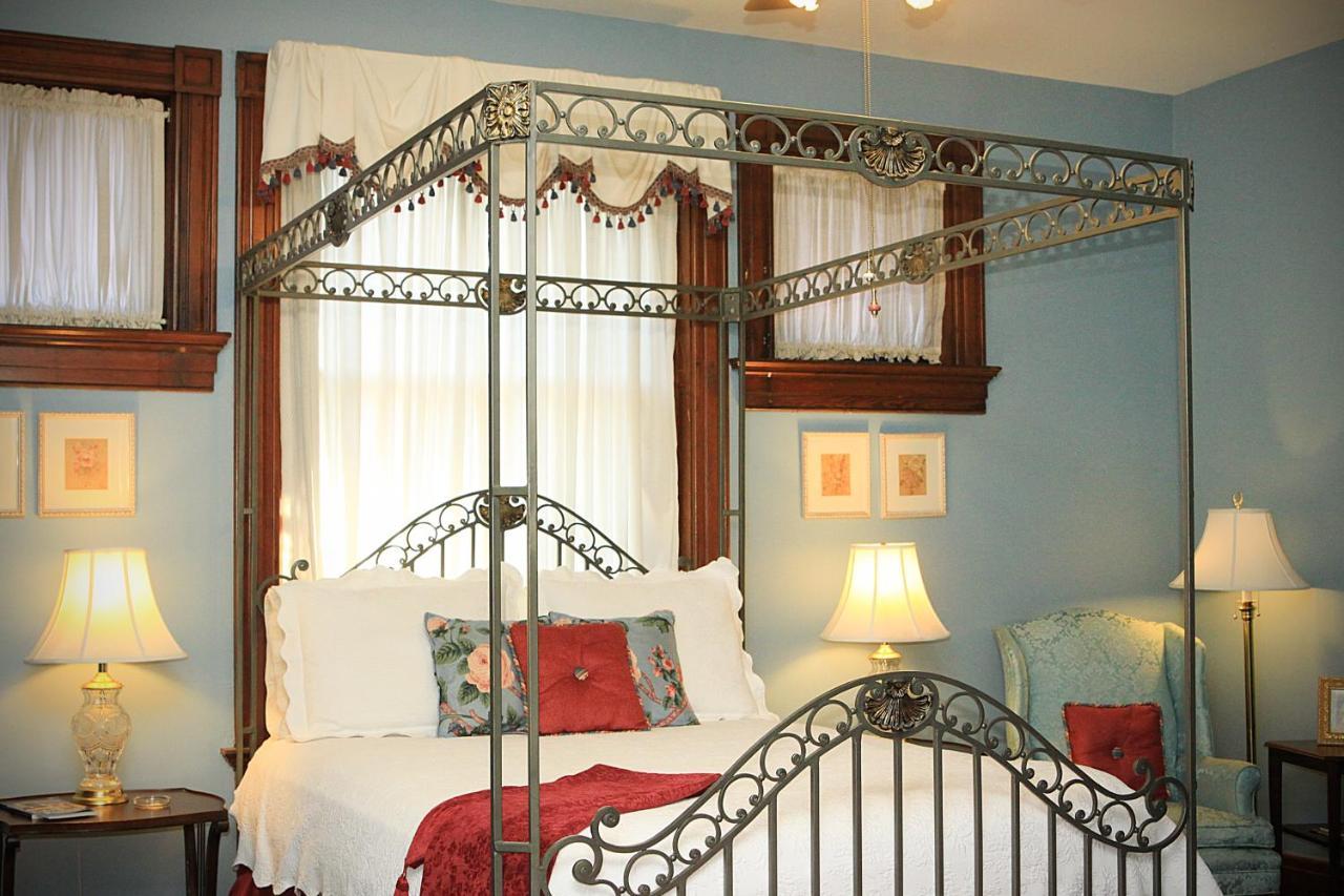 Louisville Bourbon Inn Ngoại thất bức ảnh
