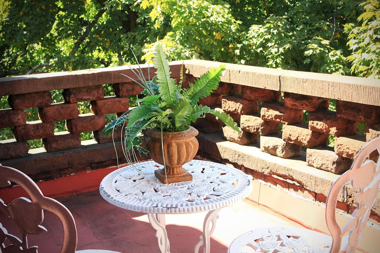 Louisville Bourbon Inn Ngoại thất bức ảnh