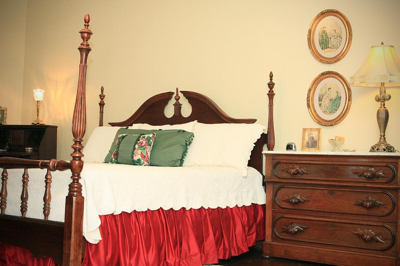 Louisville Bourbon Inn Ngoại thất bức ảnh