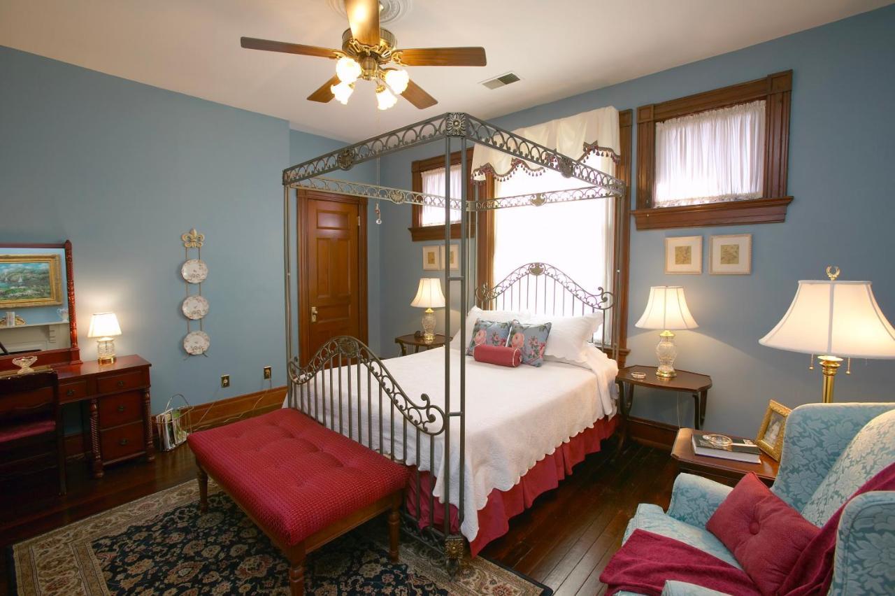 Louisville Bourbon Inn Ngoại thất bức ảnh