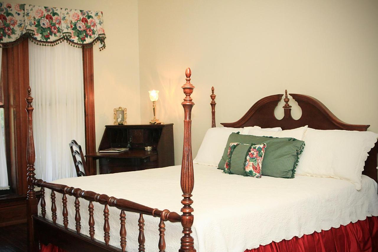 Louisville Bourbon Inn Ngoại thất bức ảnh