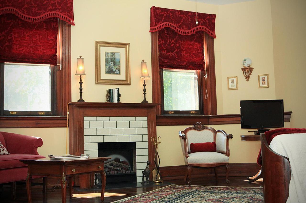 Louisville Bourbon Inn Ngoại thất bức ảnh