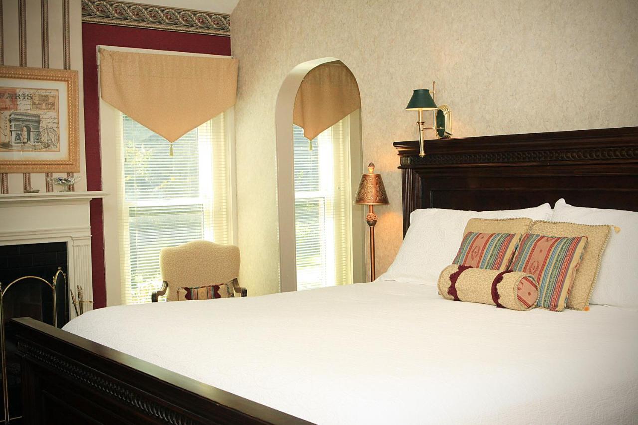 Louisville Bourbon Inn Ngoại thất bức ảnh